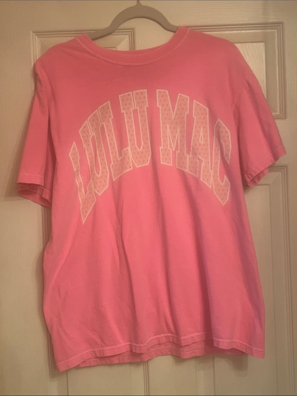 Lulu Mac Pink Graphic Tee - Casual Short Sleeve Top
